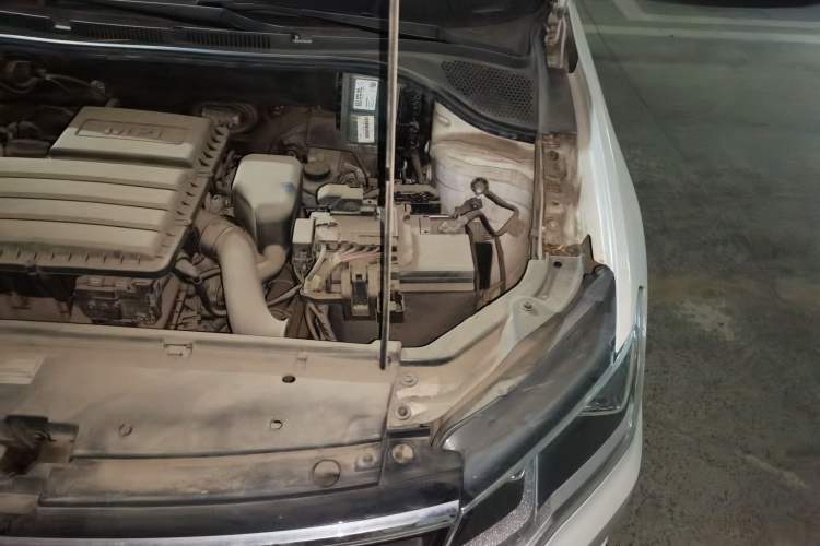 Used Volkswagen Jetta 2017 1.5L Automatic Fashion Model Engine Bay Left
