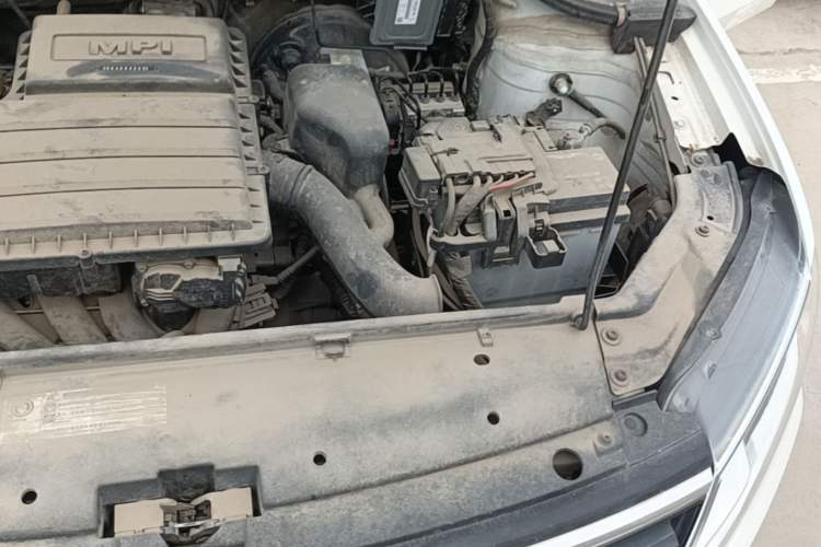 Used Volkswagen Jetta 2017 1.4L Manual Fashion Edition Engine Bay Left