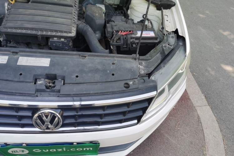 Used Volkswagen Jetta 2017 1.5L Manual Fashion Edition Engine Bay Left