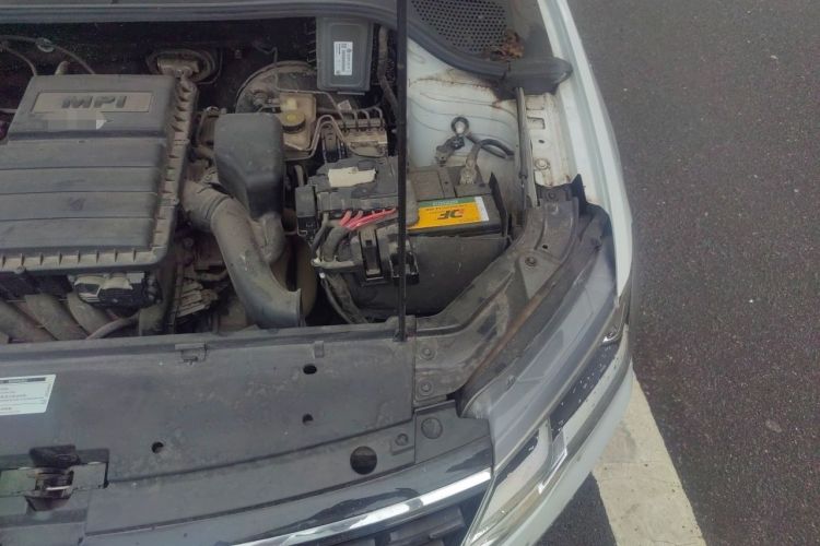 Used Volkswagen Jetta 2017 1.4L Manual Fashion Edition Engine Bay Left