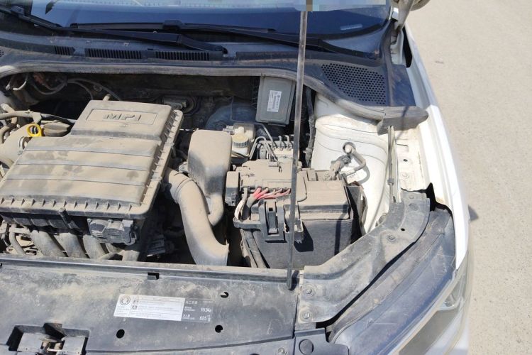 Used Volkswagen Jetta 2017 1.4L Manual Fashion Edition Engine Bay Left
