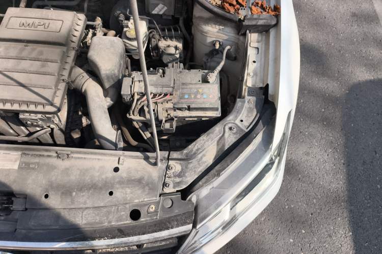 Used Volkswagen Jetta 2017 1.5L Manual Fashion Edition Engine Bay Left