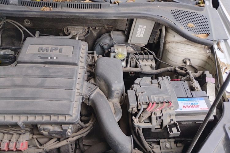 Used Volkswagen Jetta 2017 1.4L Manual Fashion Edition Engine Bay Left