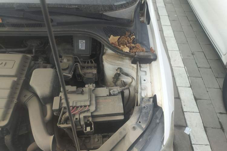 Used Volkswagen Jetta 2017 1.4L Manual Fashion Edition Engine Bay Left