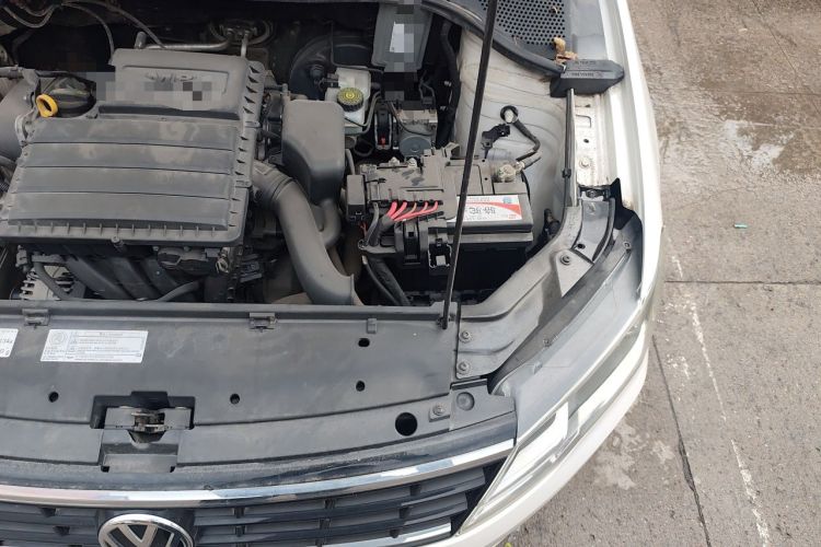 Used Volkswagen Jetta 2017 1.4L Manual Fashion Edition Engine Bay Left