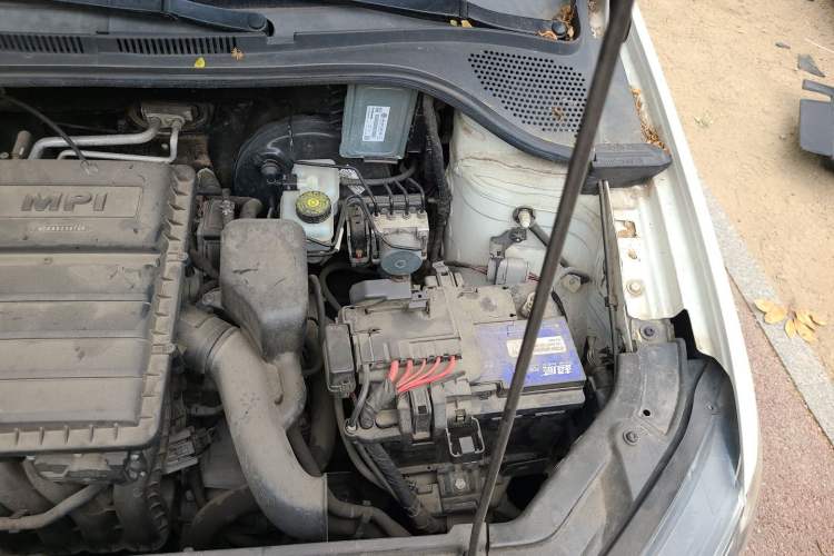Used Volkswagen Jetta 2017 1.4L Manual Fashion Edition Engine Bay Left