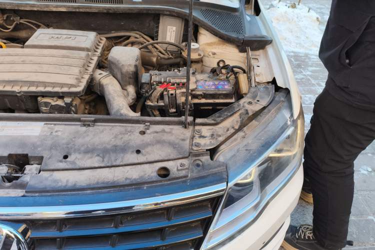 Used Volkswagen Jetta 2017 1.4L Manual Fashion Edition Engine Bay Left