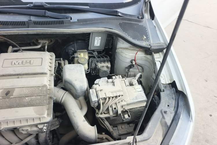 Used Volkswagen Jetta 2017 1.4L Manual Fashion Edition Engine Bay Left