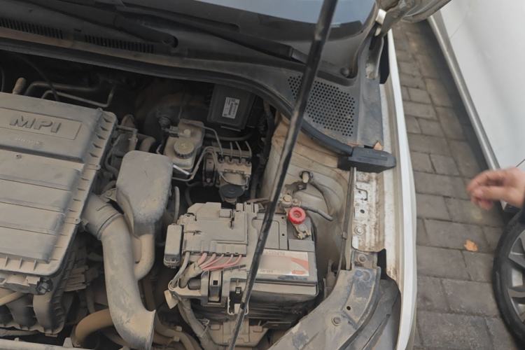 Used Volkswagen Jetta 2017 1.4L Manual Fashion Edition Engine Bay Left