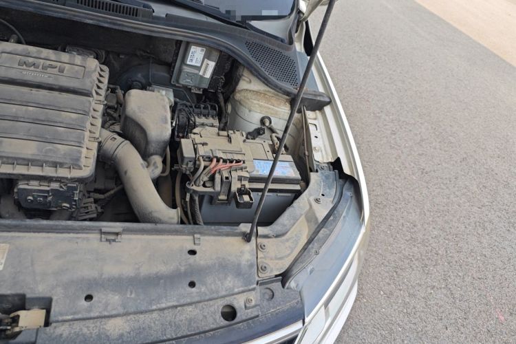 Used Volkswagen Jetta 2017 1.5L Manual Fashion Edition Engine Bay Left