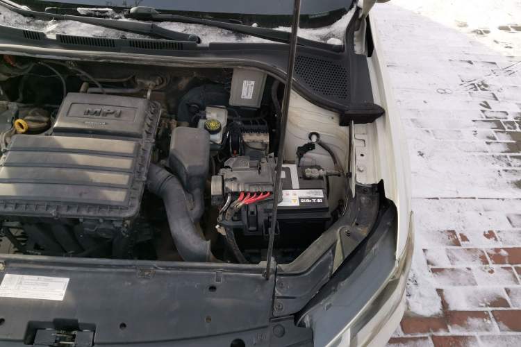 Used Volkswagen Jetta 2017 1.4L Manual Fashion Edition Engine Bay Left