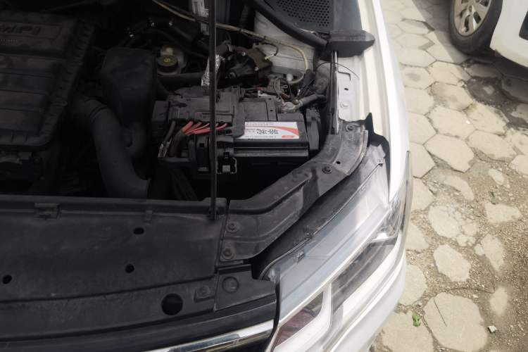 Used Volkswagen Jetta 2017 1.4L Manual Fashion Edition Engine Bay Left