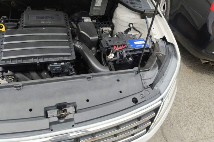 Used Volkswagen Jetta 2017 1.5L Manual Fashion Edition Engine Bay Left