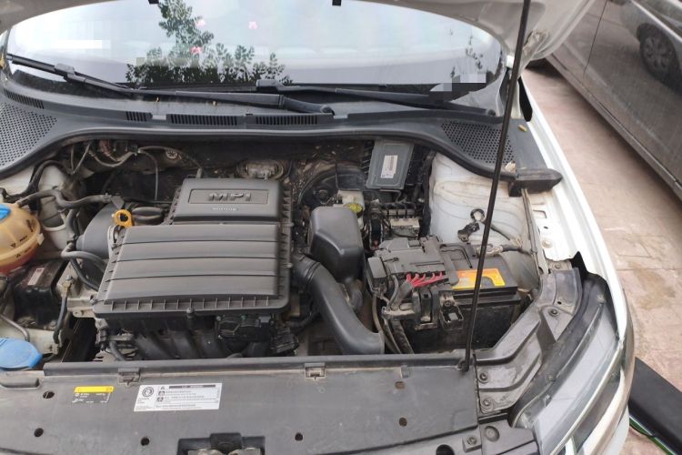 Used Volkswagen Jetta 2017 1.4L Manual Fashion Edition Engine Bay Left