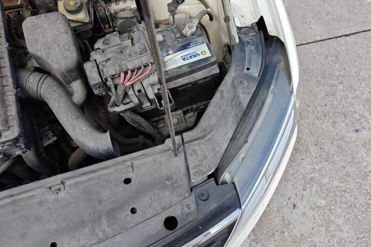 Used Volkswagen Jetta 2017 1.5L Manual Fashion Edition Engine Bay Left