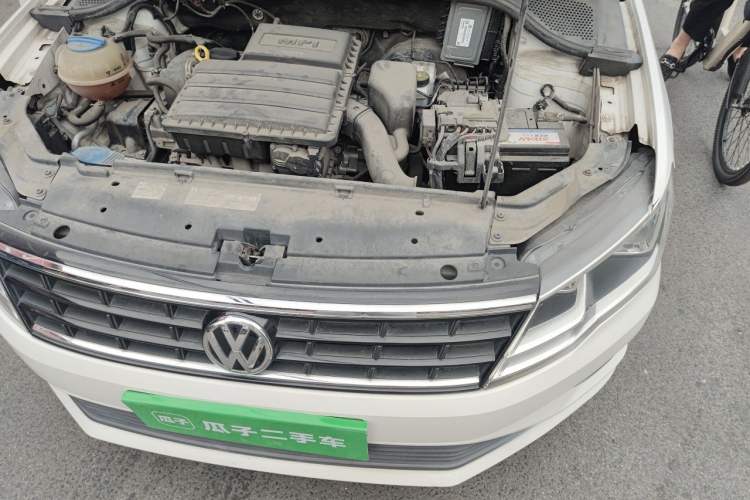 Used Volkswagen Jetta 2017 1.4L Manual Fashion Edition Engine Bay Left
