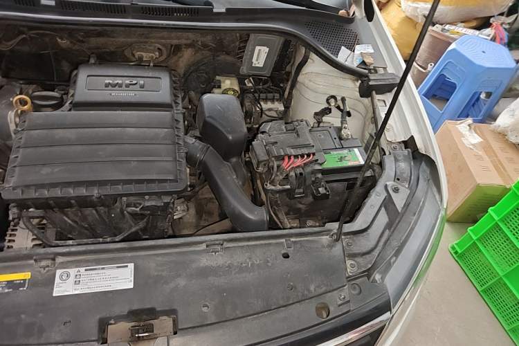 Used Volkswagen Jetta 2017 1.4L Manual Fashion Edition Engine Bay Left