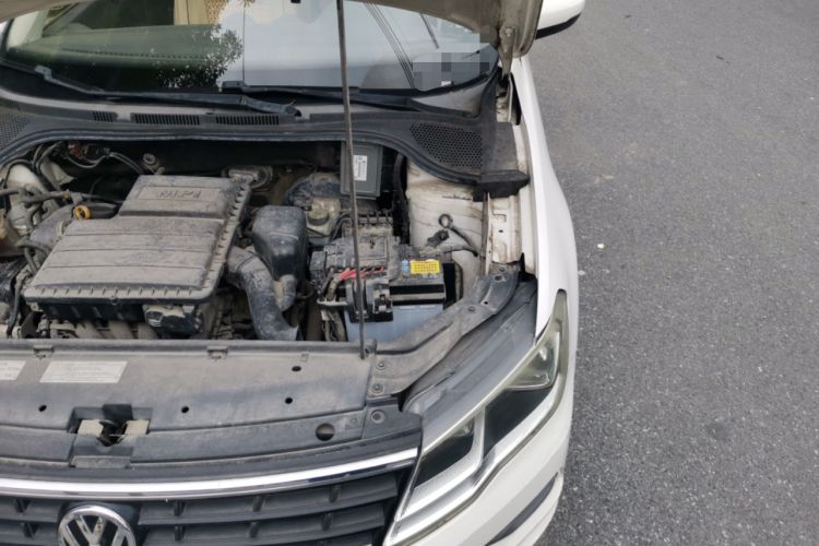 Used Volkswagen Jetta 2017 1.4L Manual Fashion Edition Engine Bay Left