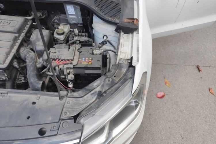 Used Volkswagen Jetta 2017 1.5L Automatic Fashion Model Engine Bay Left