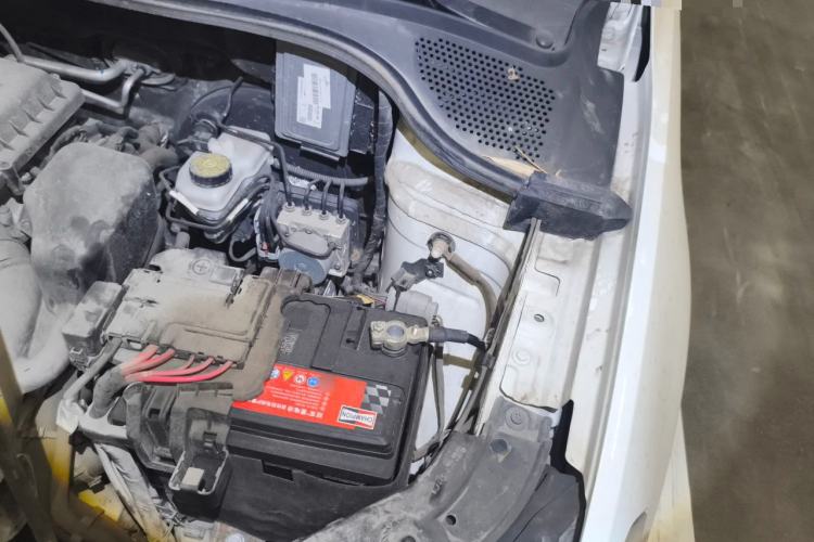 Used Volkswagen Jetta 2017 1.4L Manual Fashion Edition Engine Bay Left