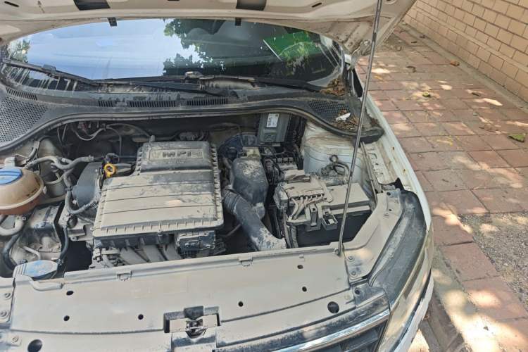 Used Volkswagen Jetta 2017 1.5L Manual Fashion Edition Engine Bay Left