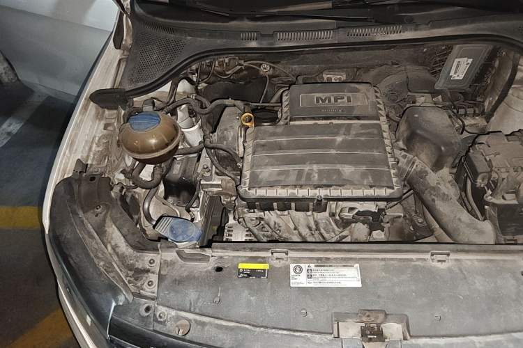 Used Volkswagen Jetta 2017 1.4L Manual Fashion Edition Engine Bay Right