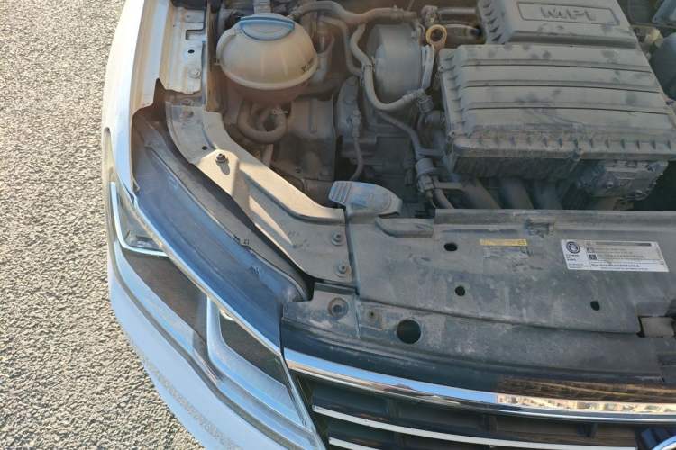 Used Volkswagen Jetta 2017 1.5L Manual Fashion Edition Engine Bay Right