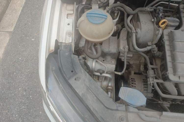 Used Volkswagen Jetta 2017 1.5L Automatic Fashion Model Engine Bay Right