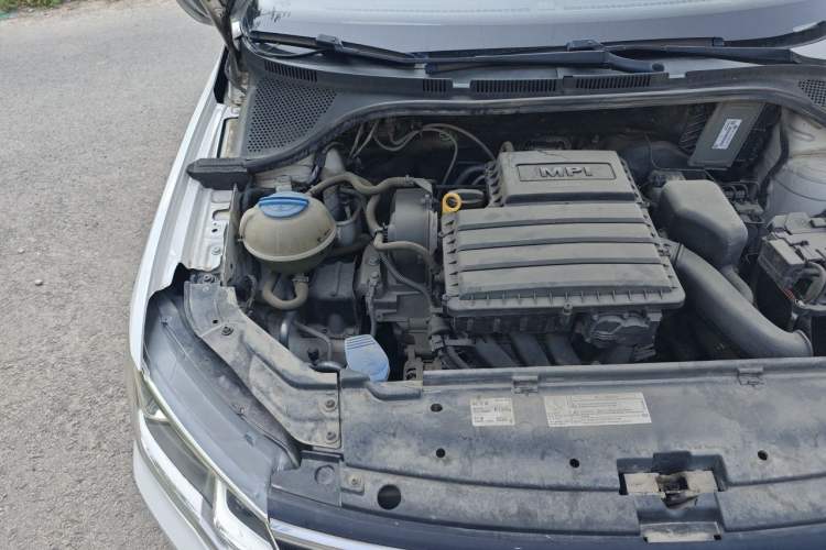 Used Volkswagen Jetta 2017 1.4L Manual Fashion Edition Engine Bay Right