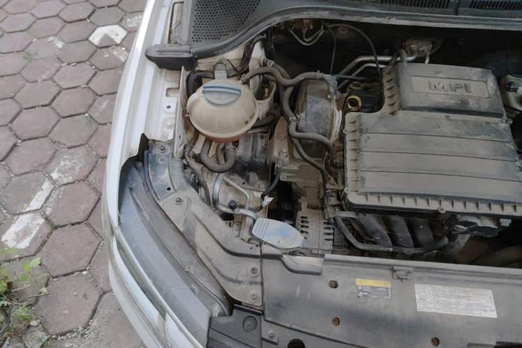 Used Volkswagen Jetta 2017 1.4L Manual Fashion Edition Engine Bay Right