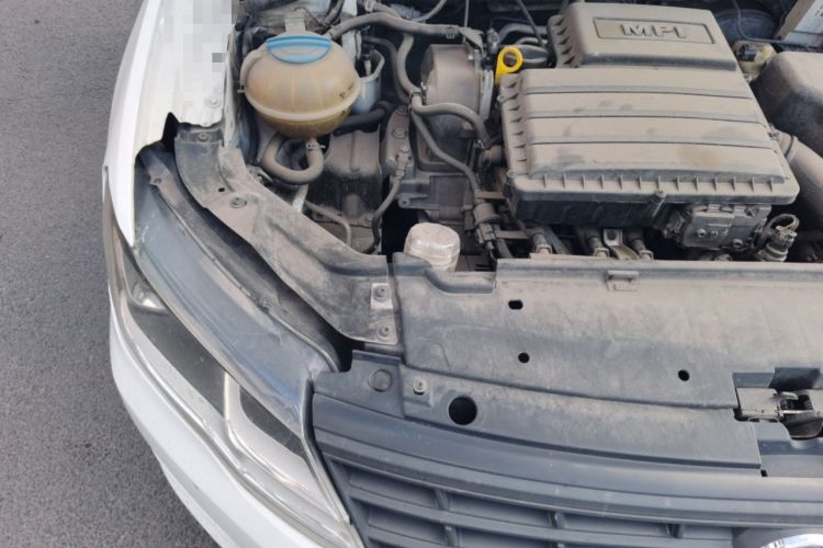 Used Volkswagen Jetta 2017 1.5L Manual Fashion Edition Engine Bay Right