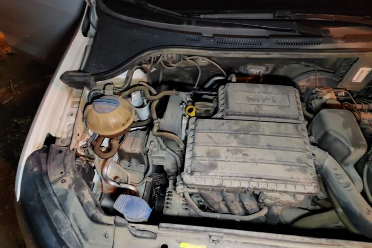 Used Volkswagen Jetta 2017 1.4L Manual Fashion Edition Engine Bay Right