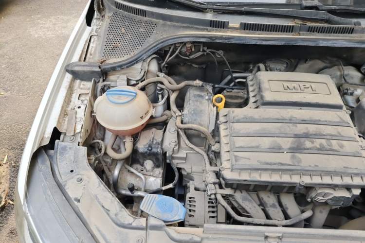Used Volkswagen Jetta 2017 1.4L Manual Fashion Edition Engine Bay Right