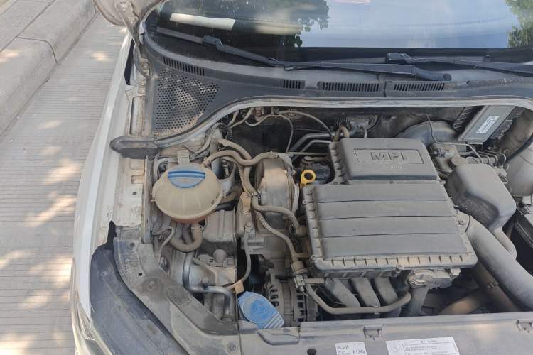 Used Volkswagen Jetta 2017 1.4L Manual Fashion Edition Engine Bay Right