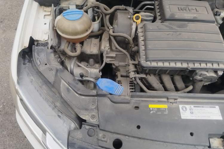 Used Volkswagen Jetta 2017 1.4L Manual Fashion Edition Engine Bay Right