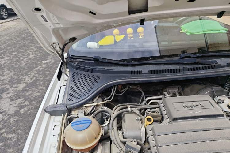 Used Volkswagen Jetta 2017 1.4L Manual Fashion Edition Engine Bay Right