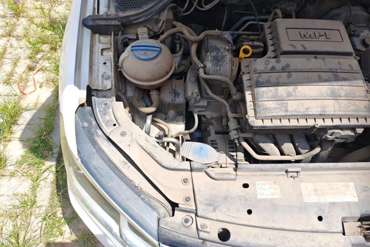Used Volkswagen Jetta 2017 1.4L Manual Fashion Edition Engine Bay Right