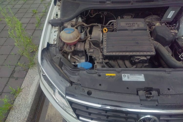 Used Volkswagen Jetta 2017 1.4L Manual Fashion Edition Engine Bay Right