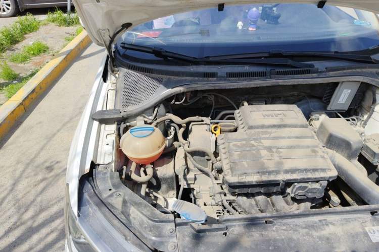 Used Volkswagen Jetta 2017 1.4L Manual Fashion Edition Engine Bay Right