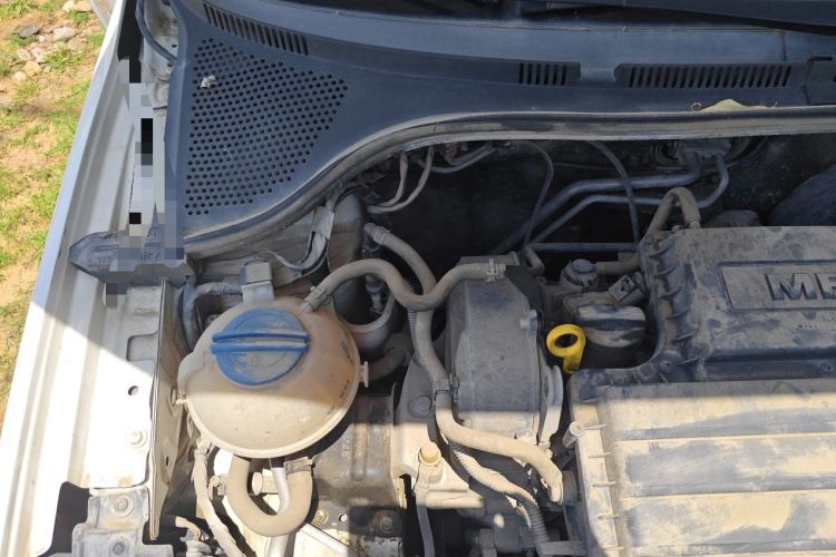Used Volkswagen Jetta 2017 1.4L Manual Fashion Edition Engine Bay Right