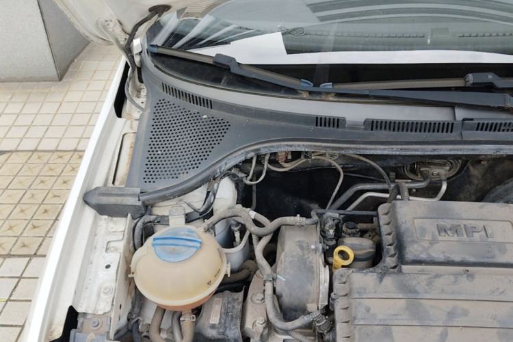 Used Volkswagen Jetta 2017 1.5L Manual Fashion Edition Engine Bay Right