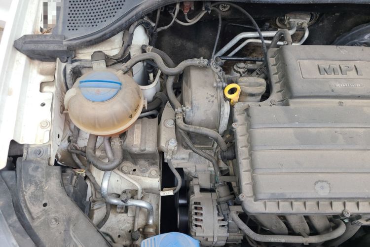 Used Volkswagen Jetta 2017 1.4L Manual Fashion Edition Engine Bay Right