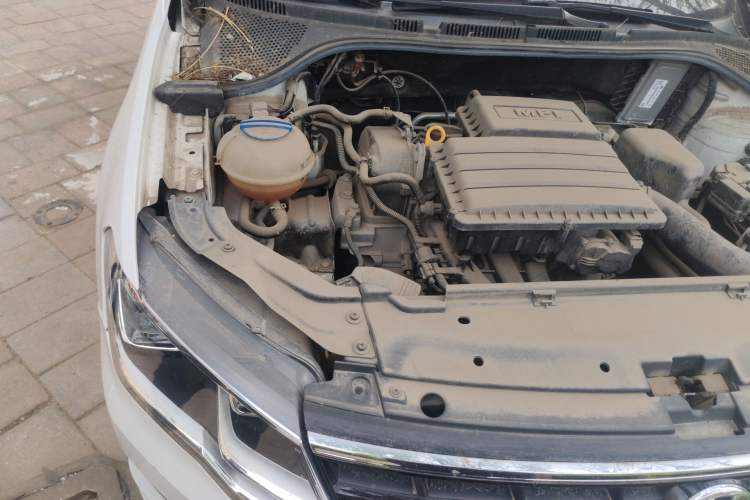 Used Volkswagen Jetta 2017 1.4L Manual Fashion Edition Engine Bay Right