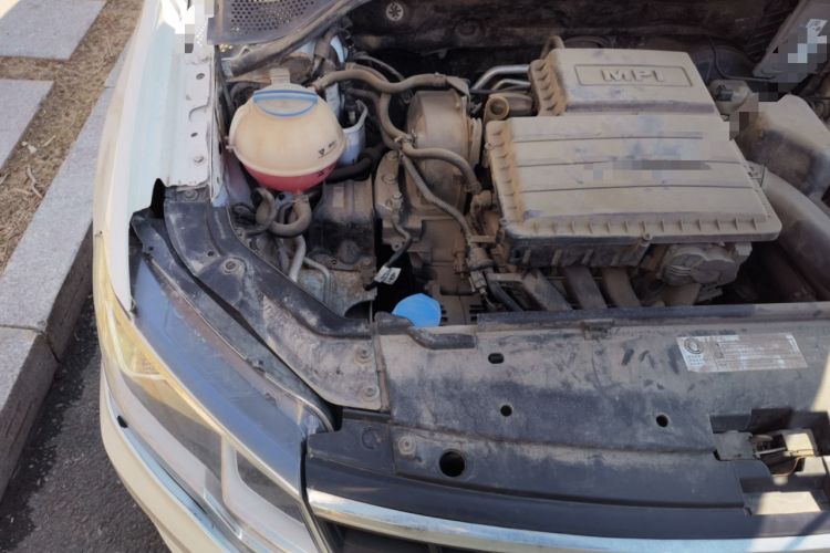 Used Volkswagen Jetta 2017 1.4L Manual Fashion Edition Engine Bay Right
