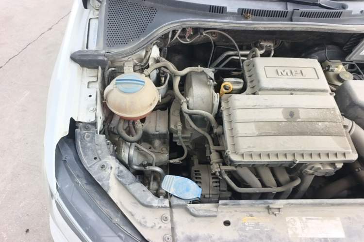 Used Volkswagen Jetta 2017 1.4L Manual Fashion Edition Engine Bay Right