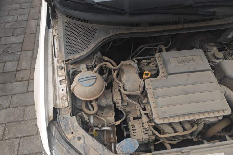 Used Volkswagen Jetta 2017 1.4L Manual Fashion Edition Engine Bay Right