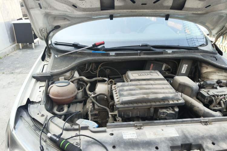 Used Volkswagen Jetta 2017 1.4L Manual Fashion Edition Engine Bay Right