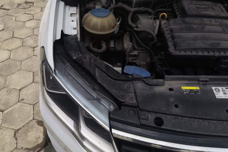 Used Volkswagen Jetta 2017 1.4L Manual Fashion Edition Engine Bay Right