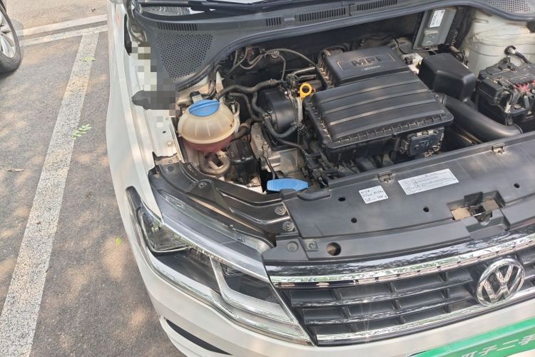 Used Volkswagen Jetta 2017 1.5L Manual Fashion Edition Engine Bay Right