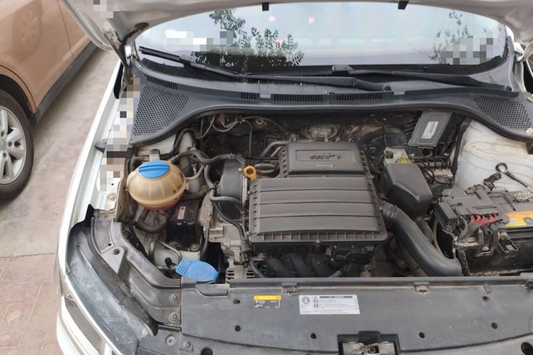 Used Volkswagen Jetta 2017 1.4L Manual Fashion Edition Engine Bay Right